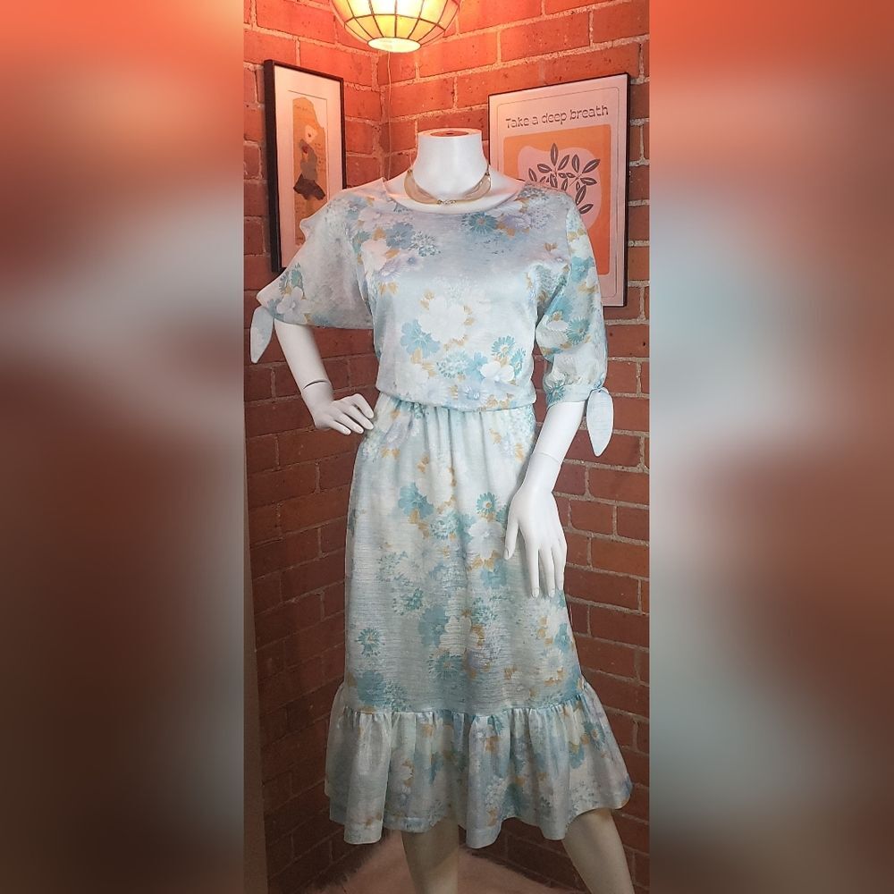 Vintage Cottagecore Daydream Dress a.k.a. “Look at me frolic” energy